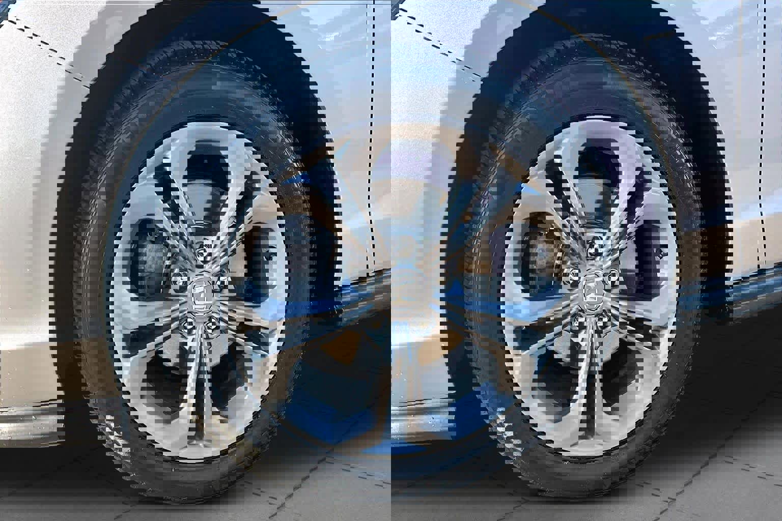 Used 2023 Honda Accord EX image 10