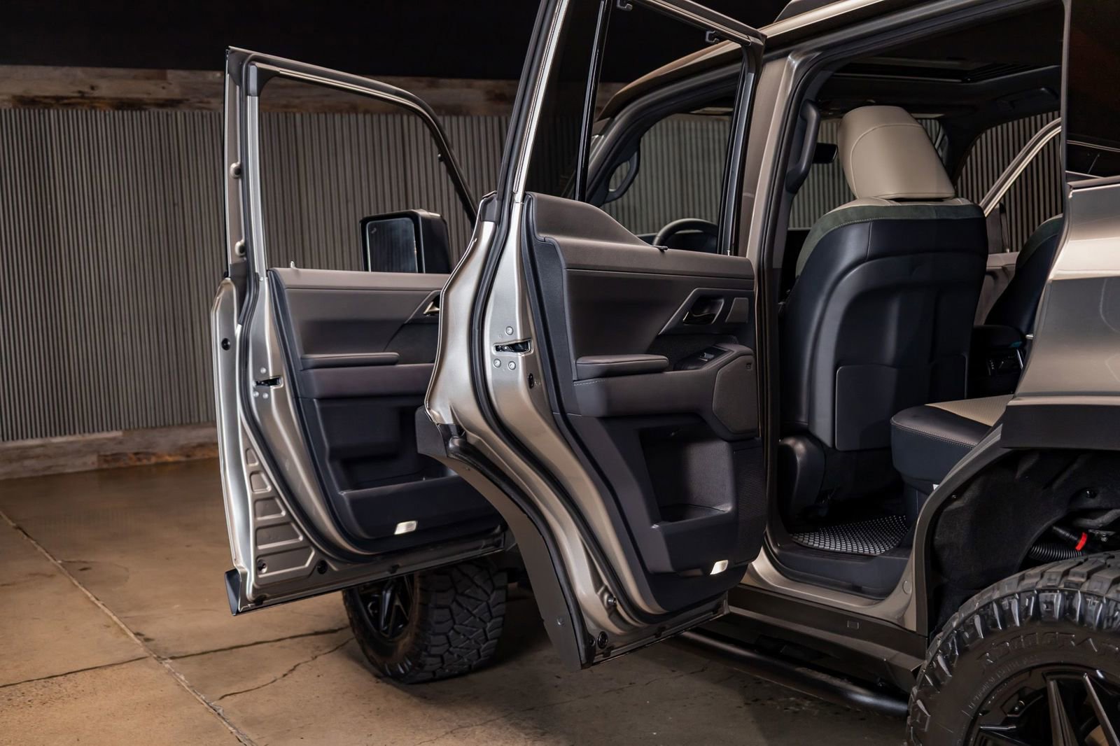 Used 2025 Lexus GX 550 image 24