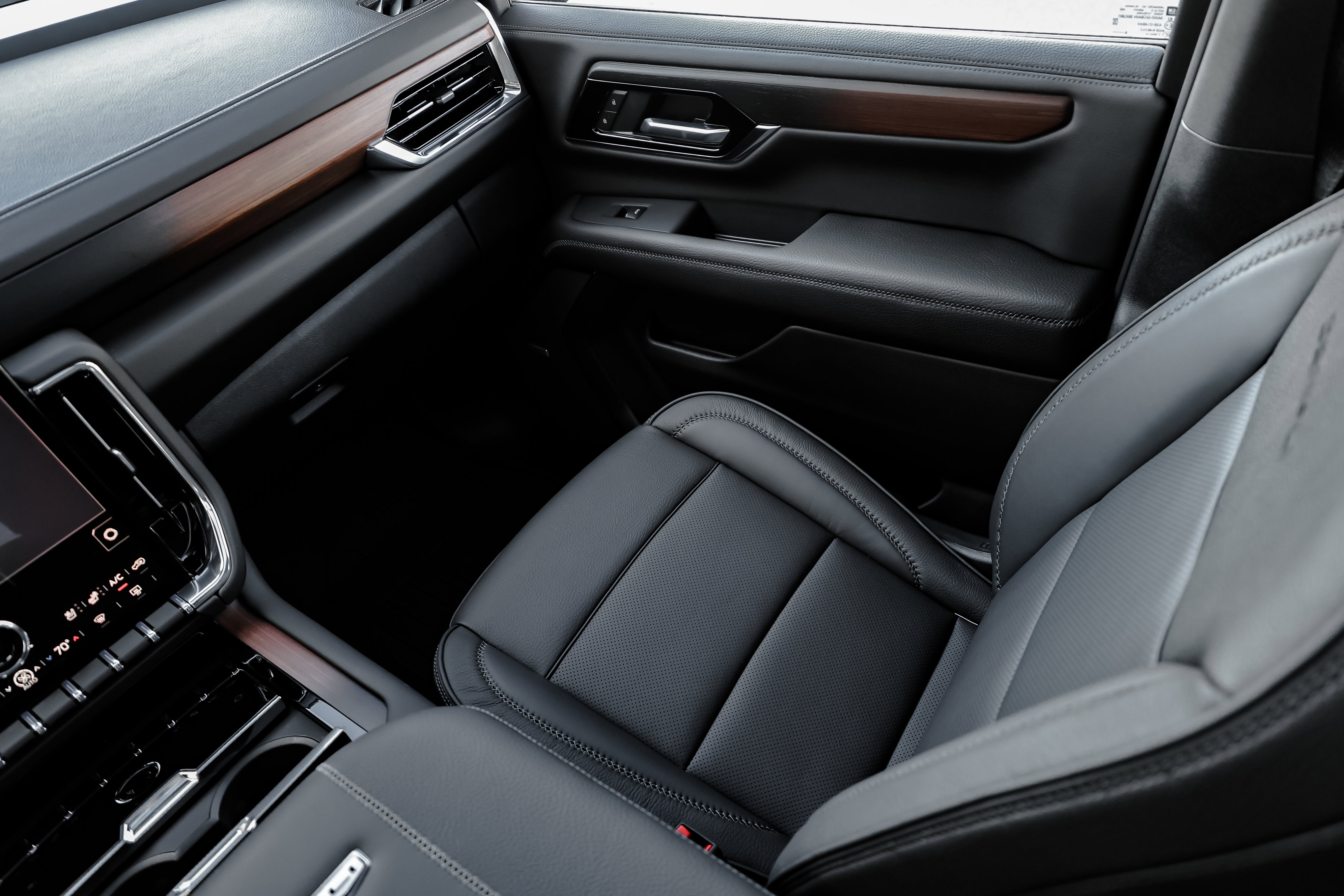 New 2026 GMC Yukon Denali w/ Sun & Power Step Package image 30