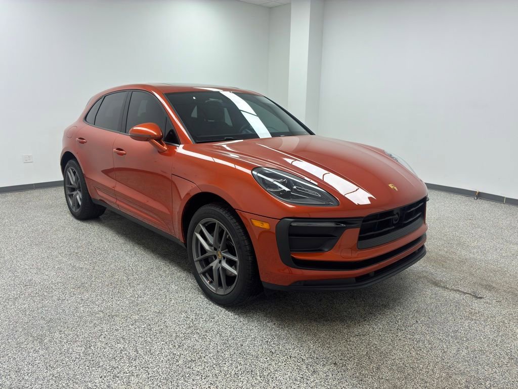 Used 2023 Porsche Macan w/ Premium Package Plus image 2