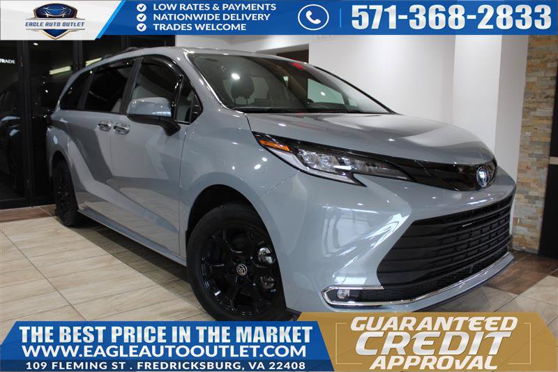 Used 2025 Toyota Sienna XLE Woodland Edition