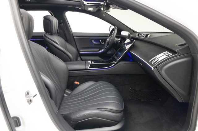 Used 2022 Mercedes-Benz S 500 4MATIC w/ AMG Line Package image 22