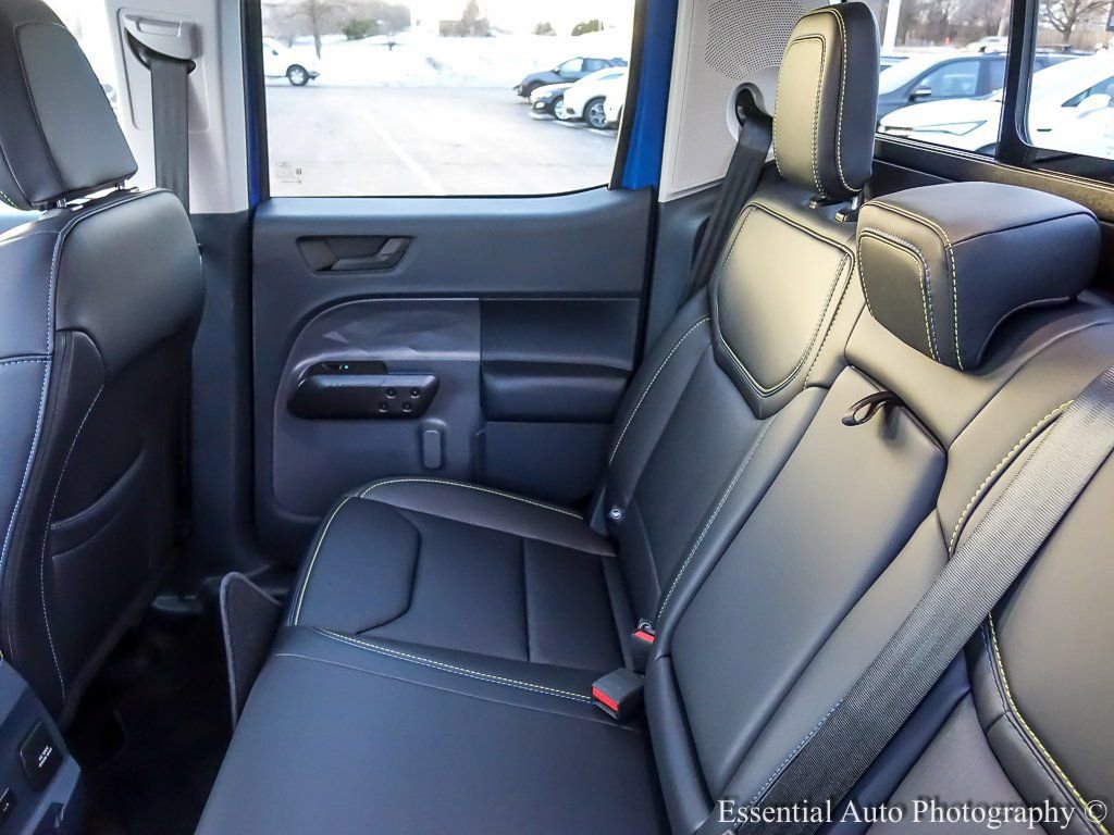 Used 2025 Ford Maverick Lobo image 18
