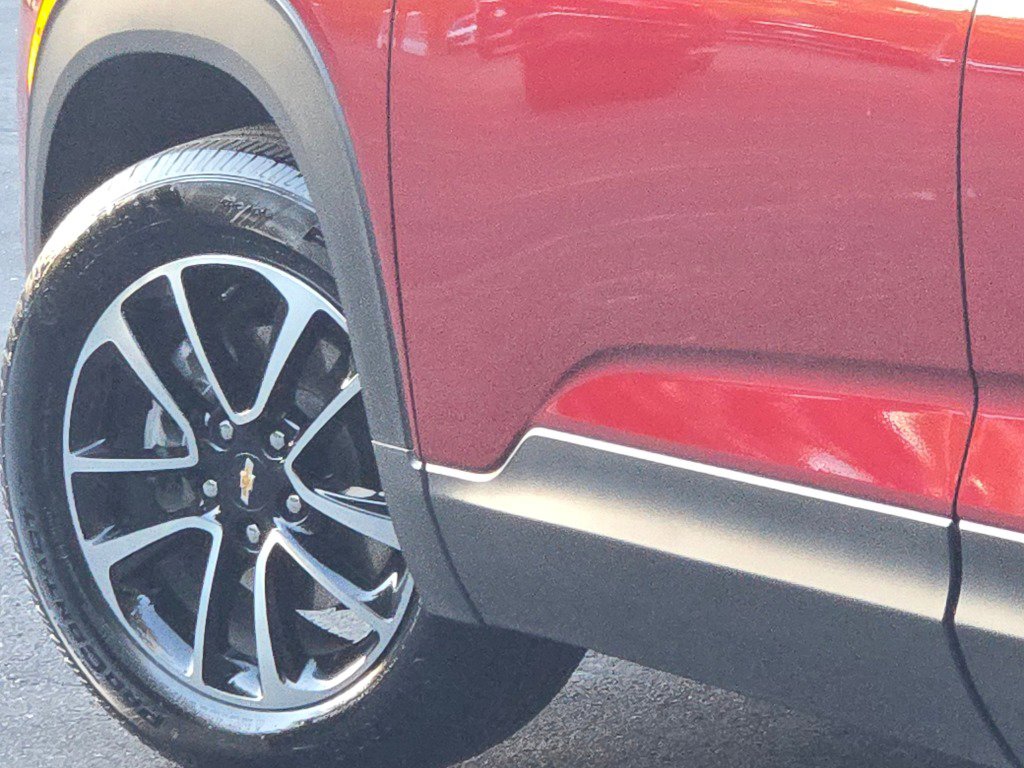 Used 2025 Chevrolet TrailBlazer LT FWD image 14