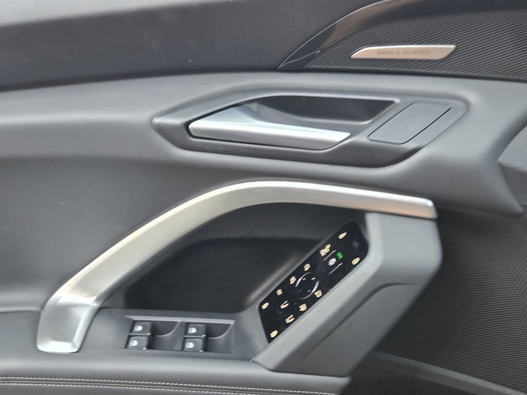 Used 2025 Audi Q5 Premium Plus w/ Premium Plus image 25