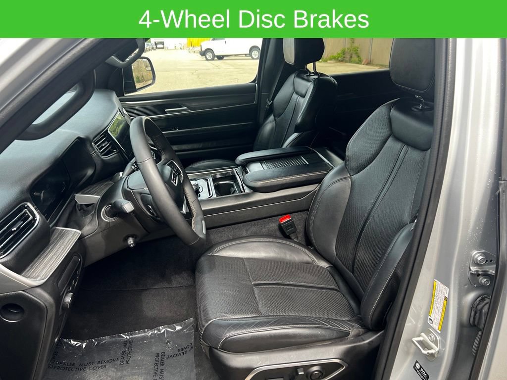 Used 2024 Jeep Wagoneer L Series II w/ Flexible Seating Group AWD/4WD image 25