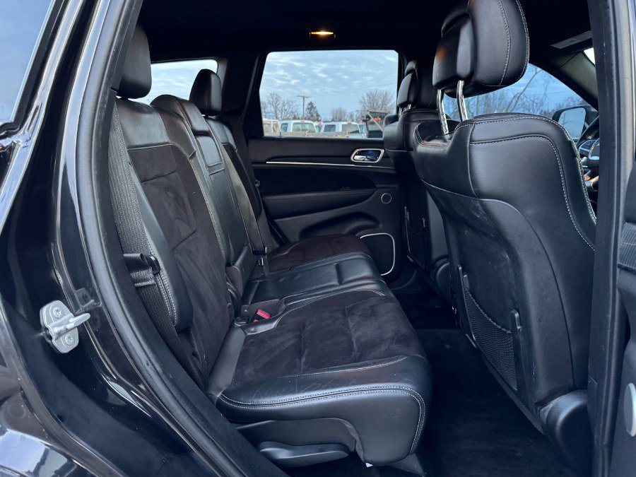 Used 2015 Jeep Grand Cherokee SRT w/ Luxury Group II image 18