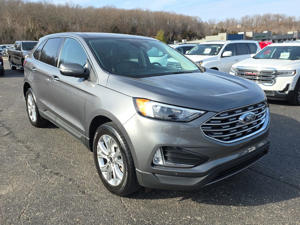 Used 2024 Ford Edge Titanium image 2