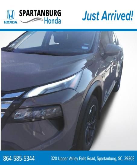 Used 2025 Nissan Rogue SV image 1