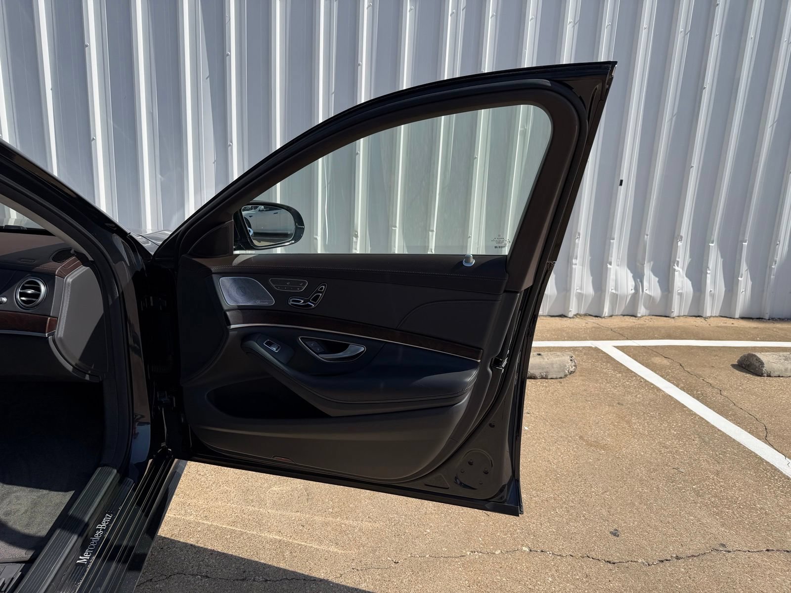 Used 2019 Mercedes-Benz S 560 Sedan image 25