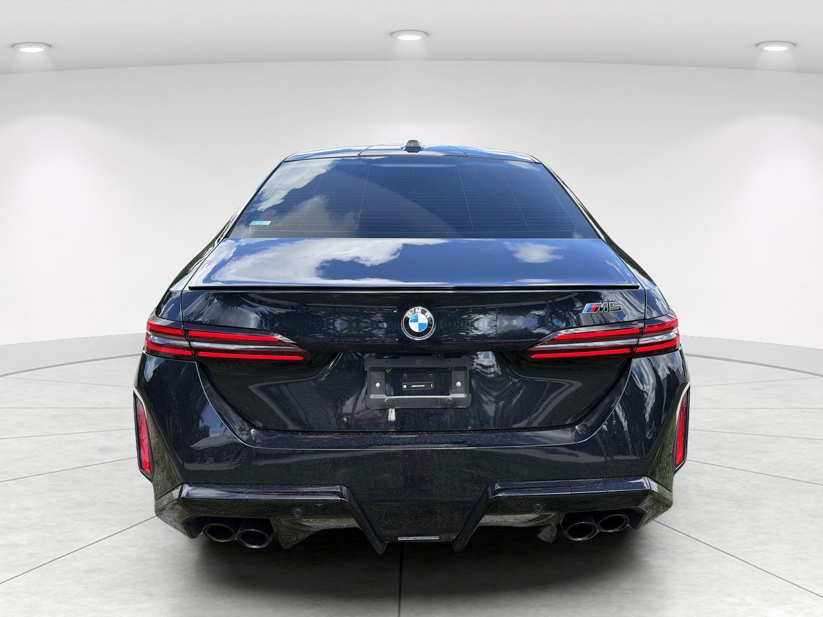 Used 2026 BMW M5 w/ Executive Package AWD/4WD image 5