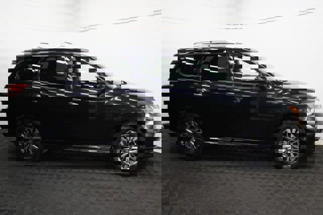 Used 2019 Nissan Pathfinder S image 4