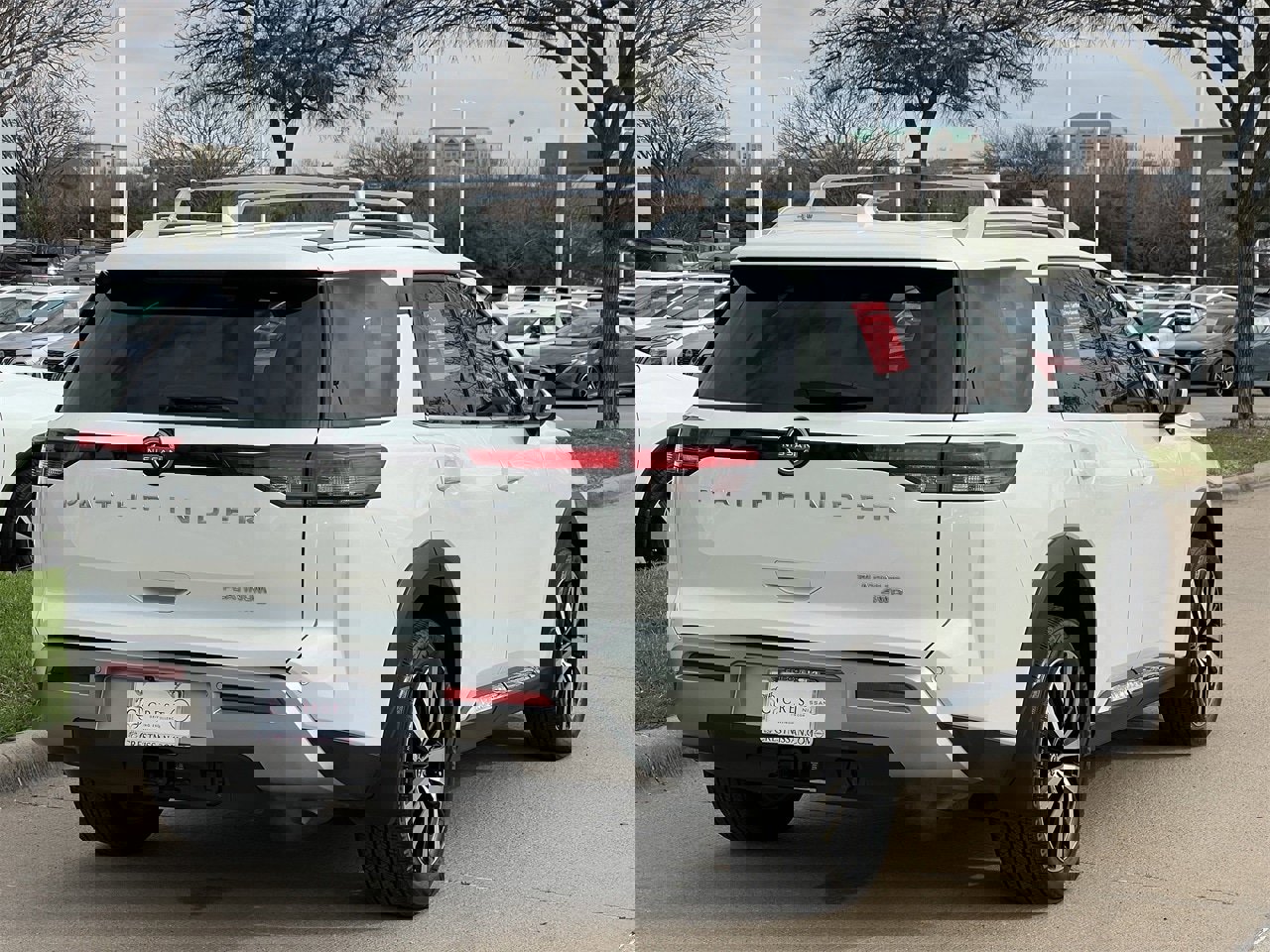 Certified 2024 Nissan Pathfinder Platinum w/ Cargo Package image 4