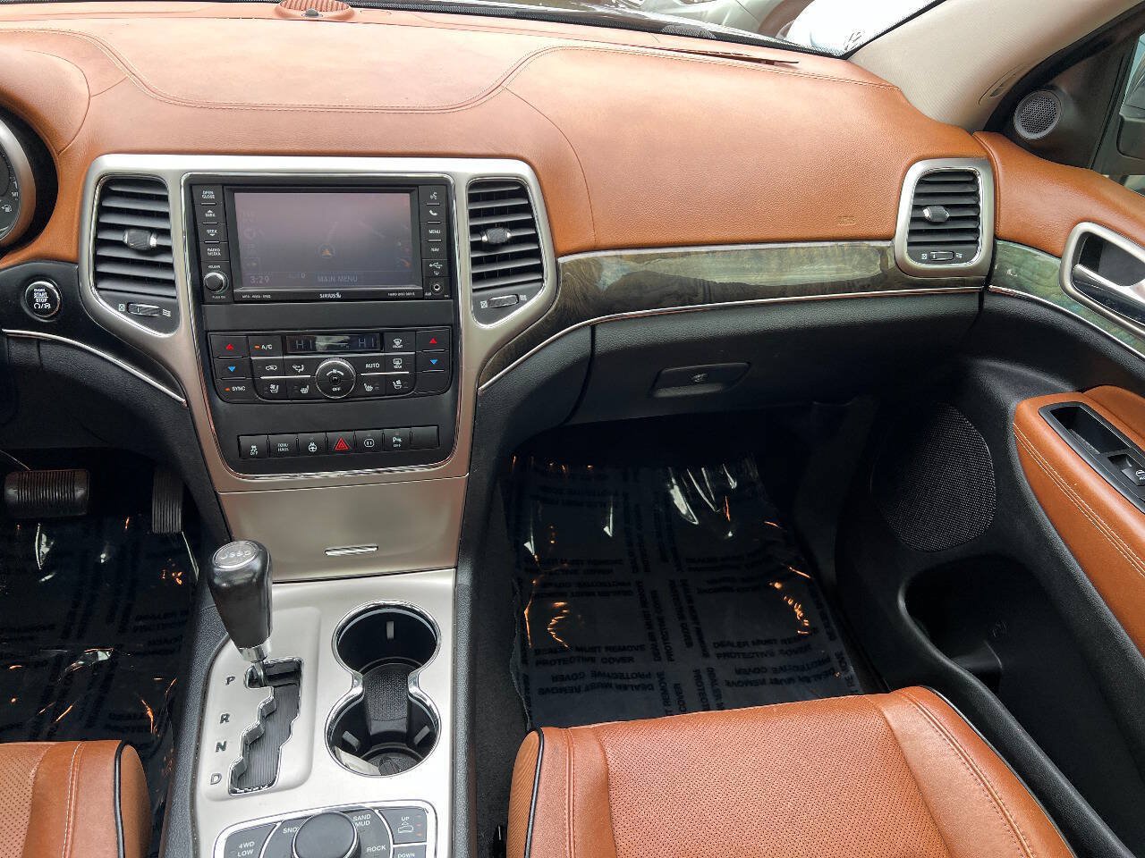 Used 2011 Jeep Grand Cherokee Overland Summit AWD/4WD image 34