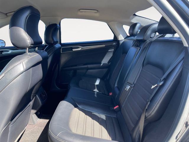 Used 2017 Ford Fusion SE w/ Equipment Group 201A image 14