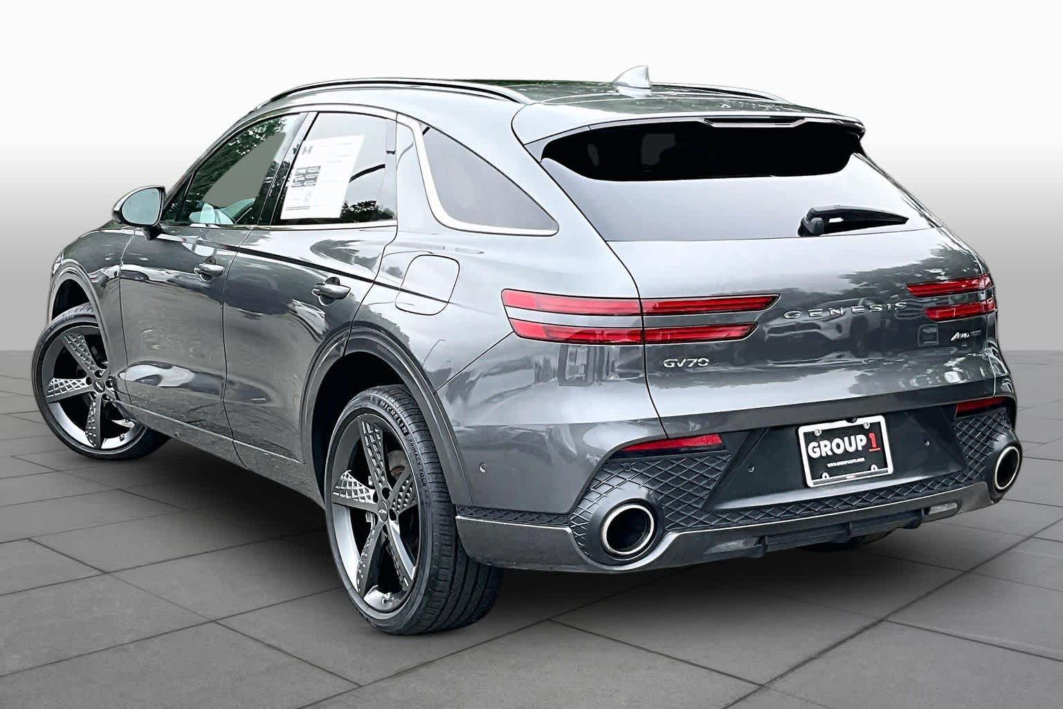 Used 2022 Genesis GV70 3.5T Sport w/ Sport Prestige Package AWD/4WD image 12
