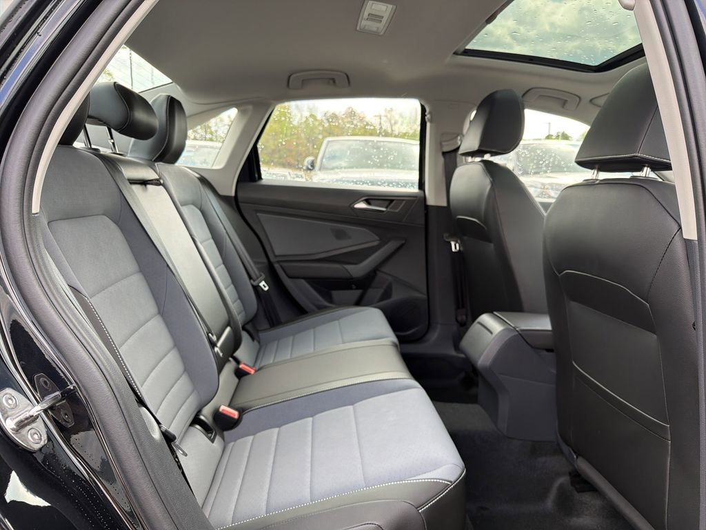 New 2026 Volkswagen Jetta SE image 9