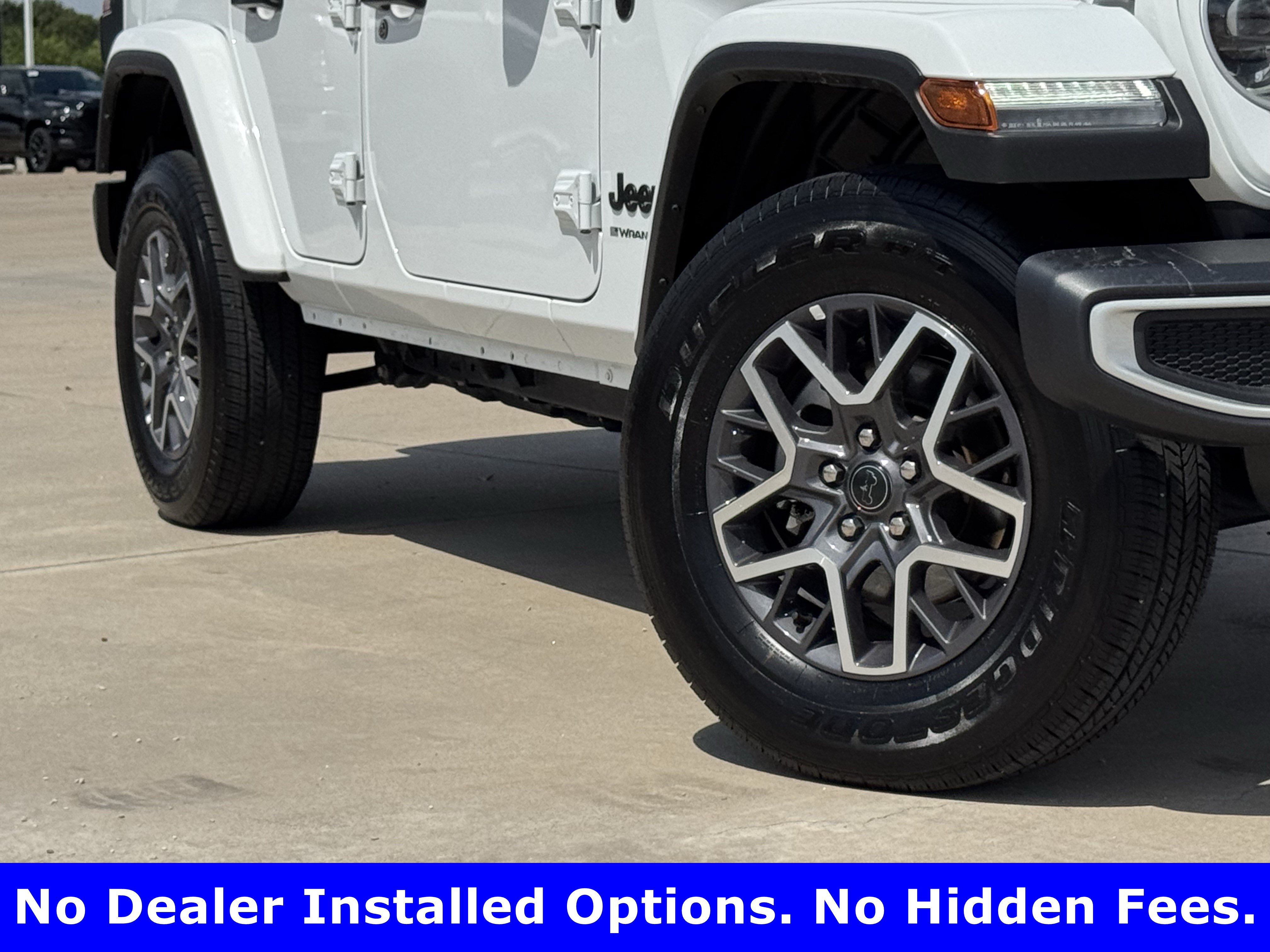 Used 2025 Jeep Wrangler Unlimited Sahara AWD/4WD image 3