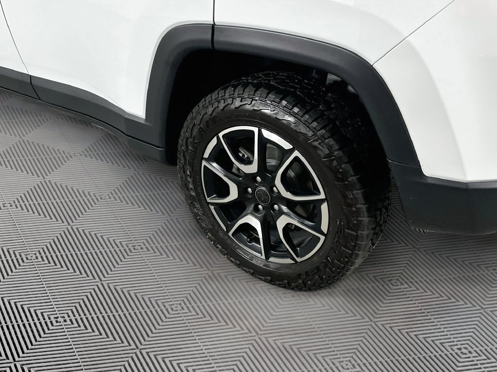 Certified 2025 Jeep Compass Trailhawk AWD/4WD image 39