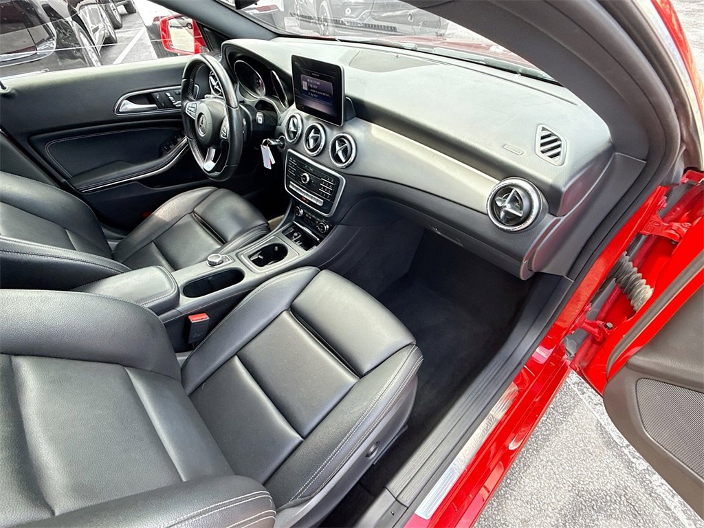 Used 2018 Mercedes-Benz CLA 250 image 32