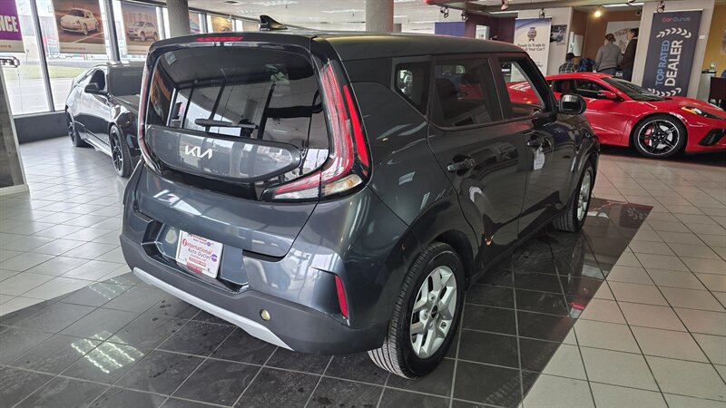 Used 2023 Kia Soul LX w/ LX Technology Package FWD image 6