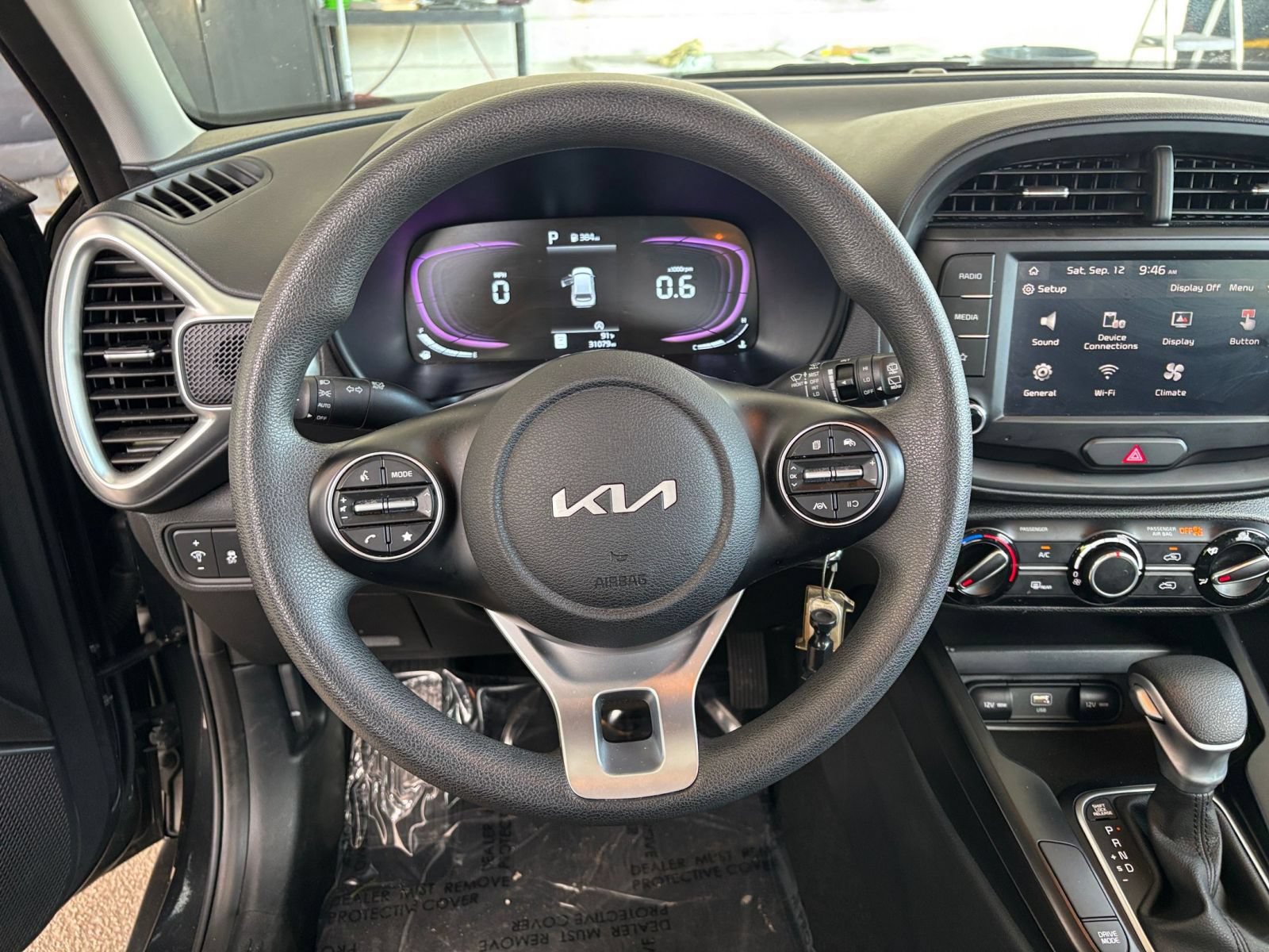 Used 2025 Kia Soul LX w/ LX Technology Package FWD image 25
