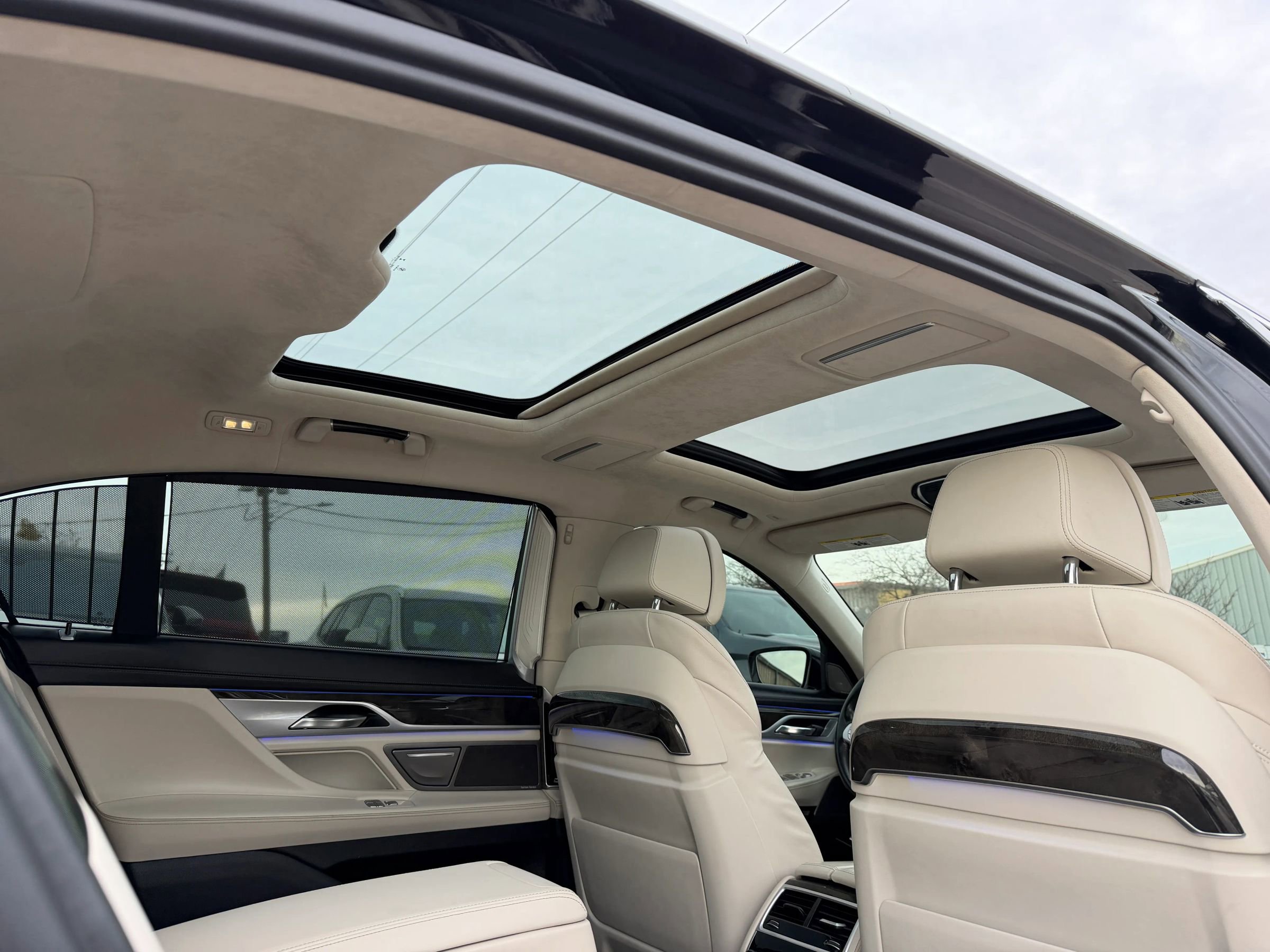 Used 2018 BMW 750i xDrive image 18