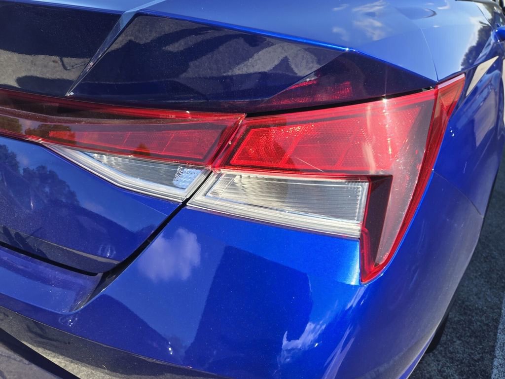 Used 2023 Hyundai Elantra SEL w/ Cargo Package FWD image 8