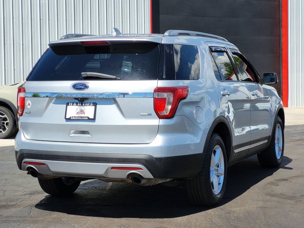 Used 2016 Ford Explorer XLT w/ Equipment Group 201A AWD/4WD image 10
