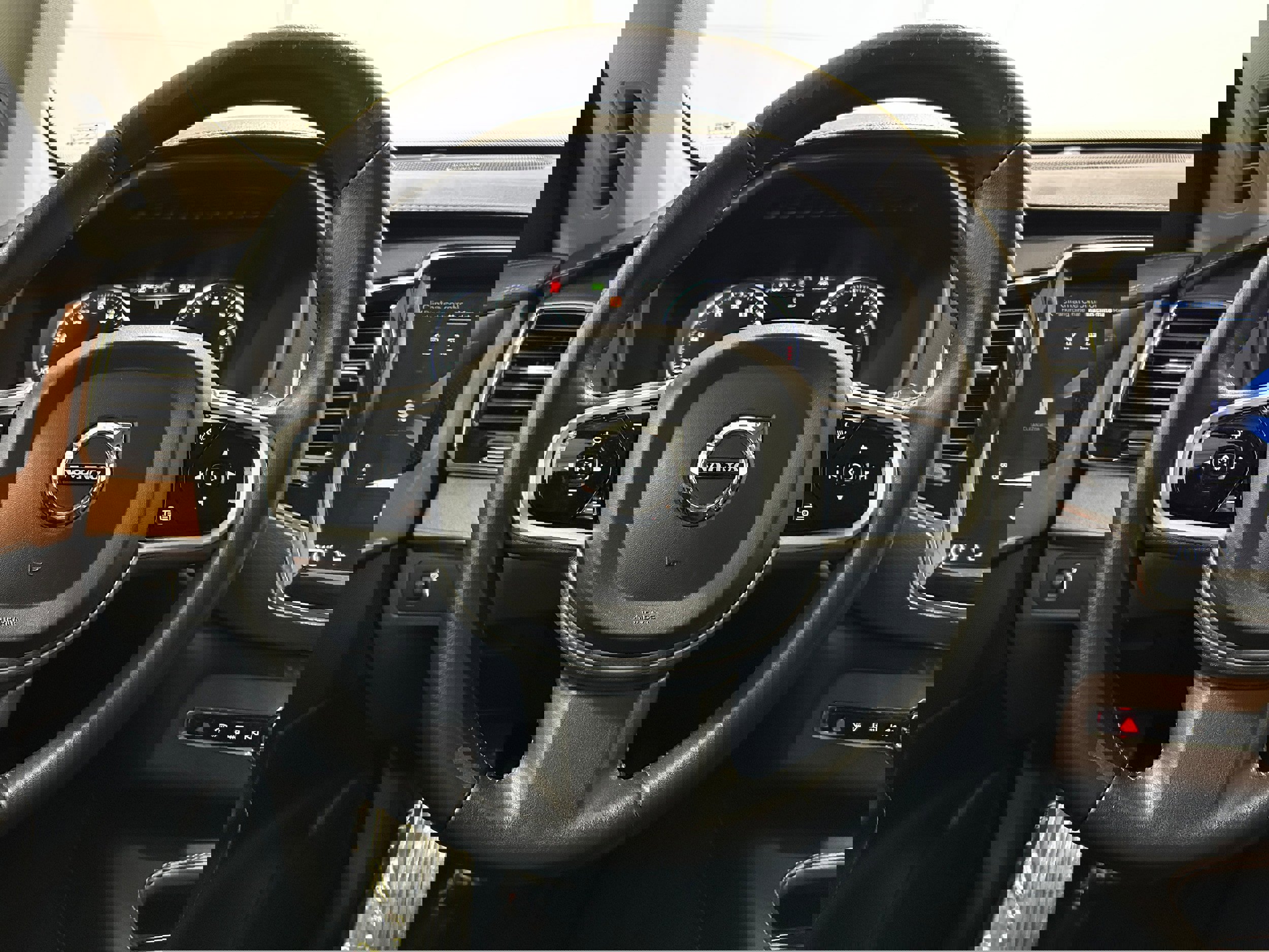 Used 2019 Volvo XC90 T6 Inscription w/ Advanced Package image 11