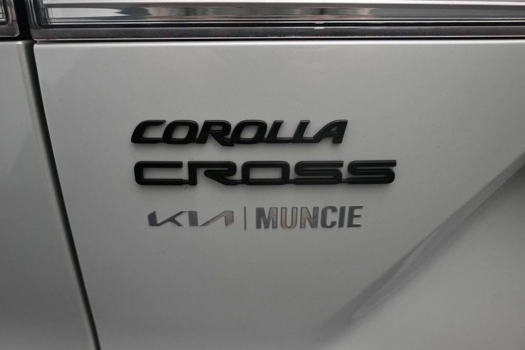 Used 2022 Toyota Corolla Cross LE w/ Black Badges Package (TMS) AWD/4WD image 10