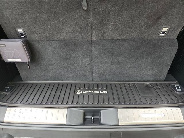 Used 2024 Lexus LX 600 4WD w/ Premium Package image 27