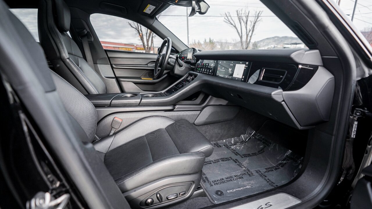 Used 2021 Porsche Taycan 4S AWD/4WD image 32