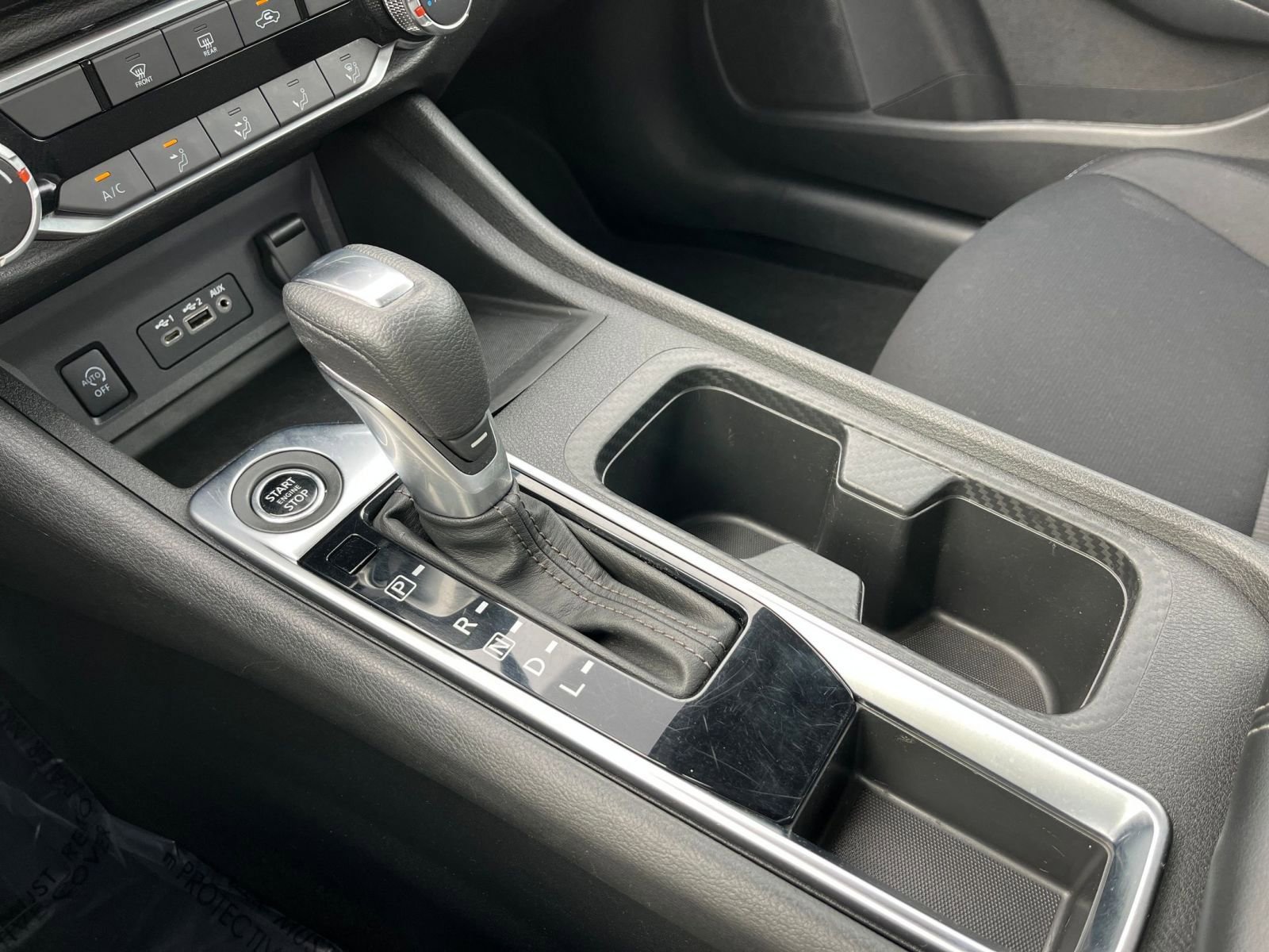 Used 2024 Nissan Sentra SV image 40