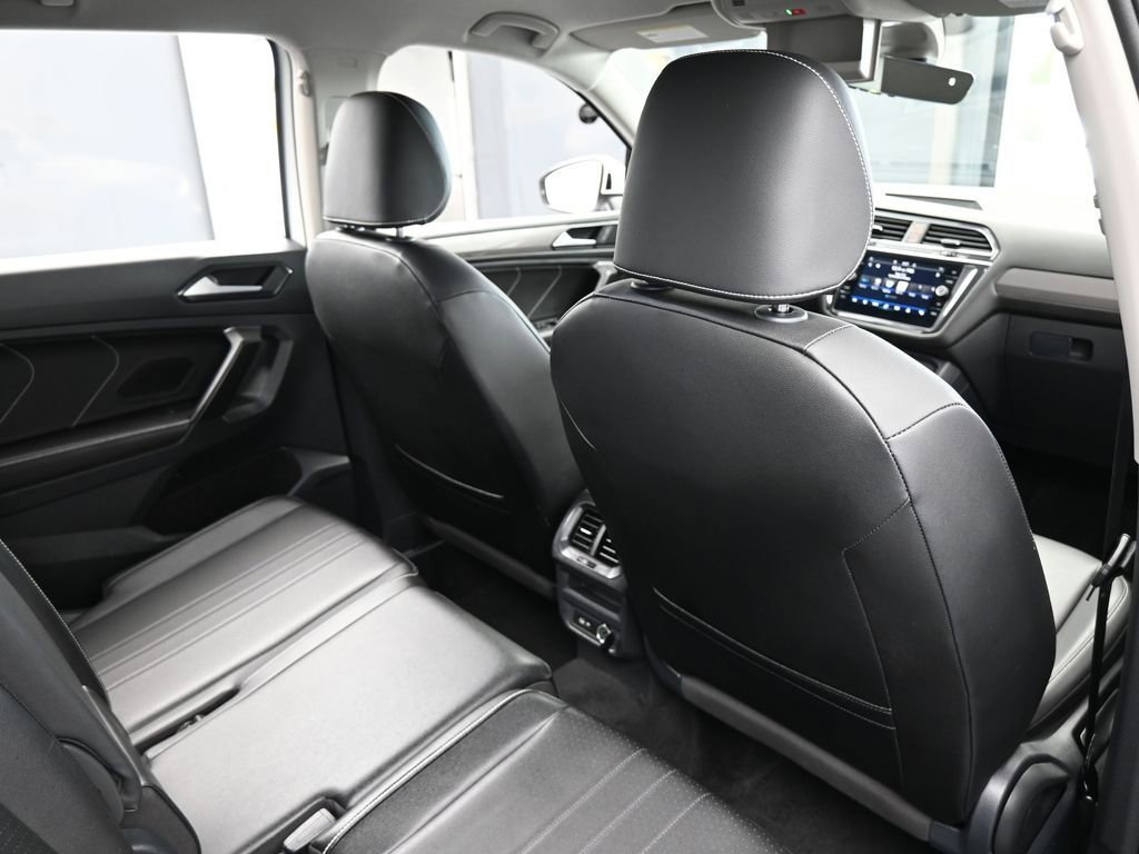 Used 2023 Volkswagen Tiguan SE image 42