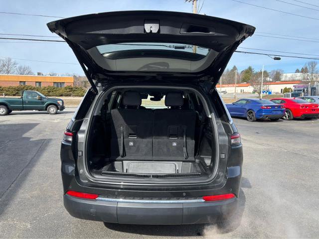 Used 2023 Jeep Grand Cherokee L Limited w/ Trailer Tow Group (B) image 8