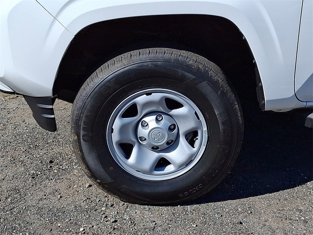 Used 2022 Toyota Tacoma SR image 8
