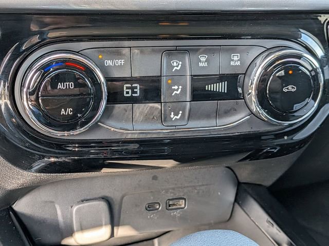 Used 2025 Chevrolet Trax LT image 21