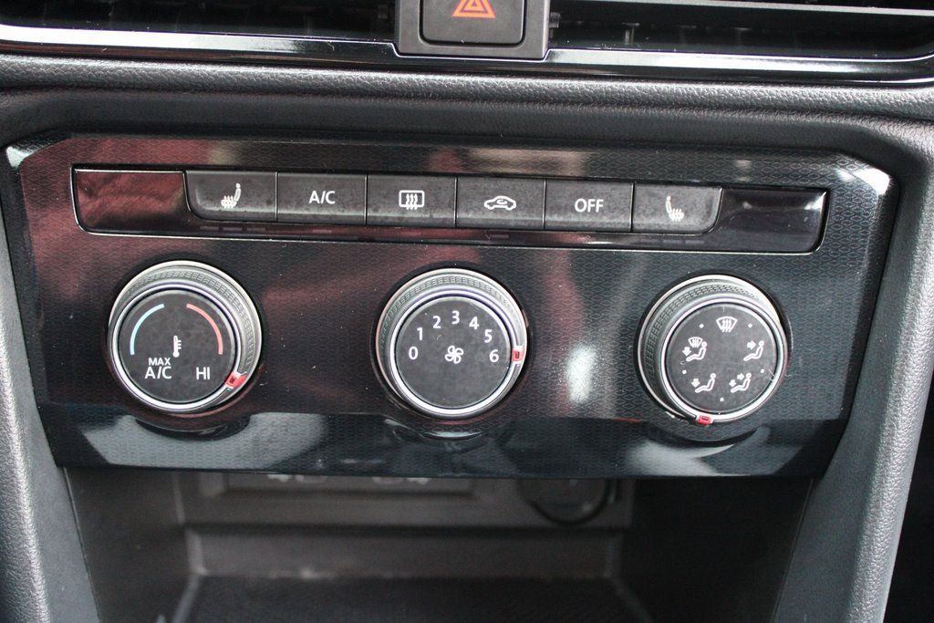 Certified 2025 Volkswagen Taos S image 17