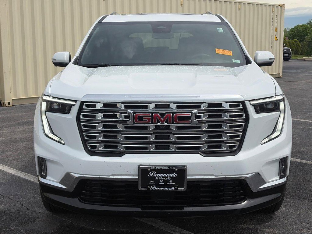 Used 2025 GMC Acadia Denali FWD image 2