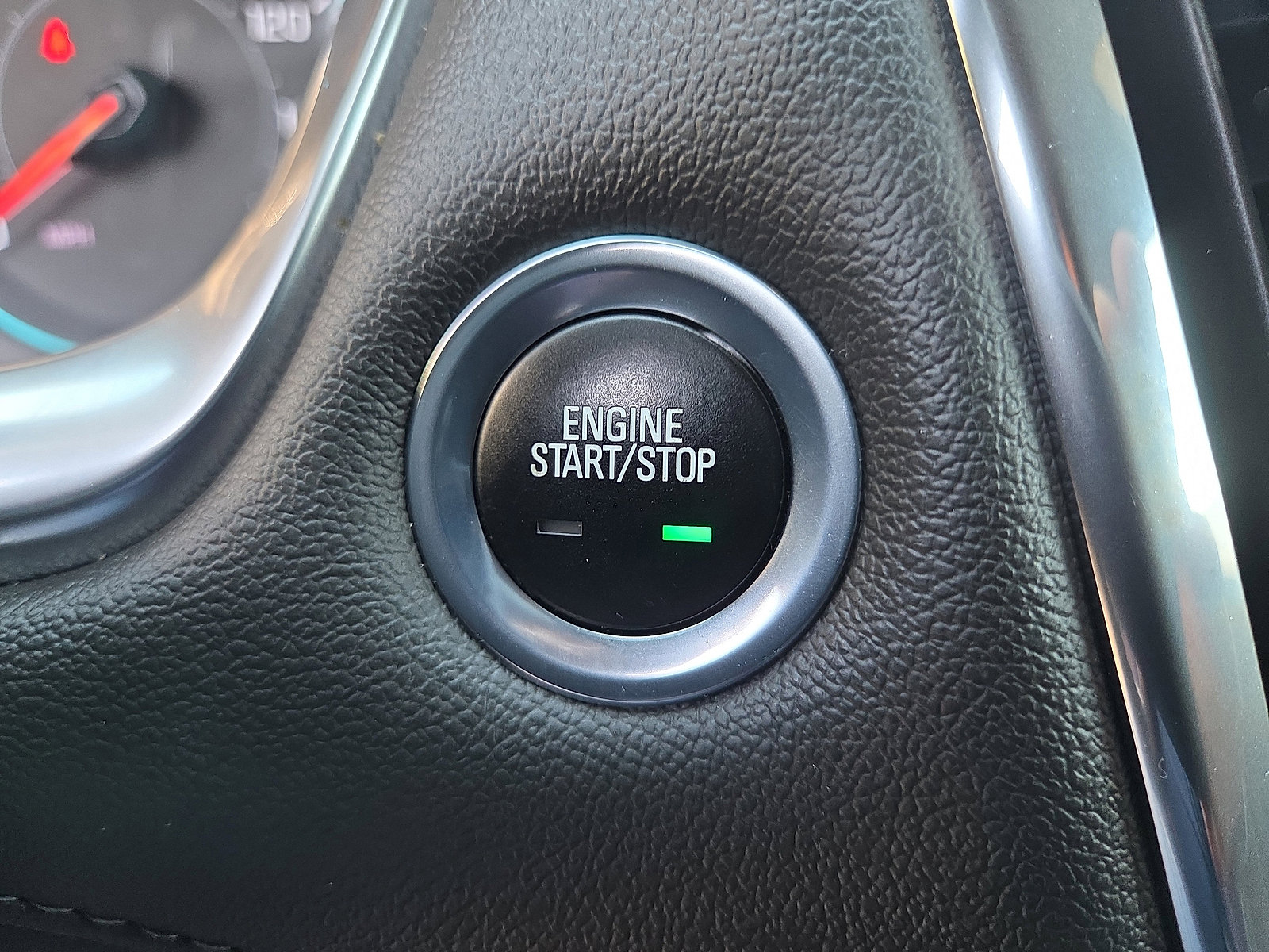 Used 2023 Chevrolet Traverse LT image 29