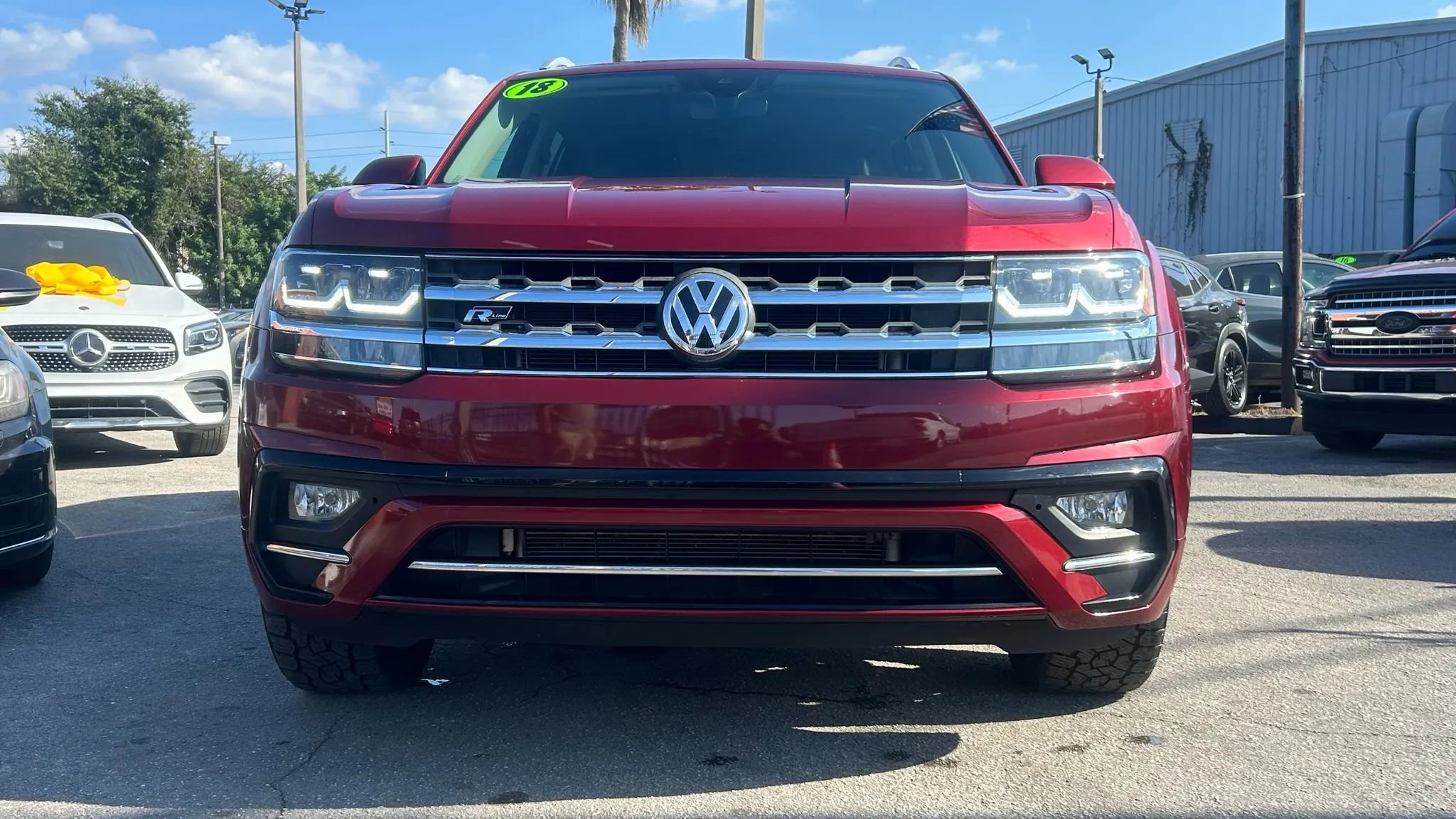 Used 2018 Volkswagen Atlas SE w/ R-Line Package image 3