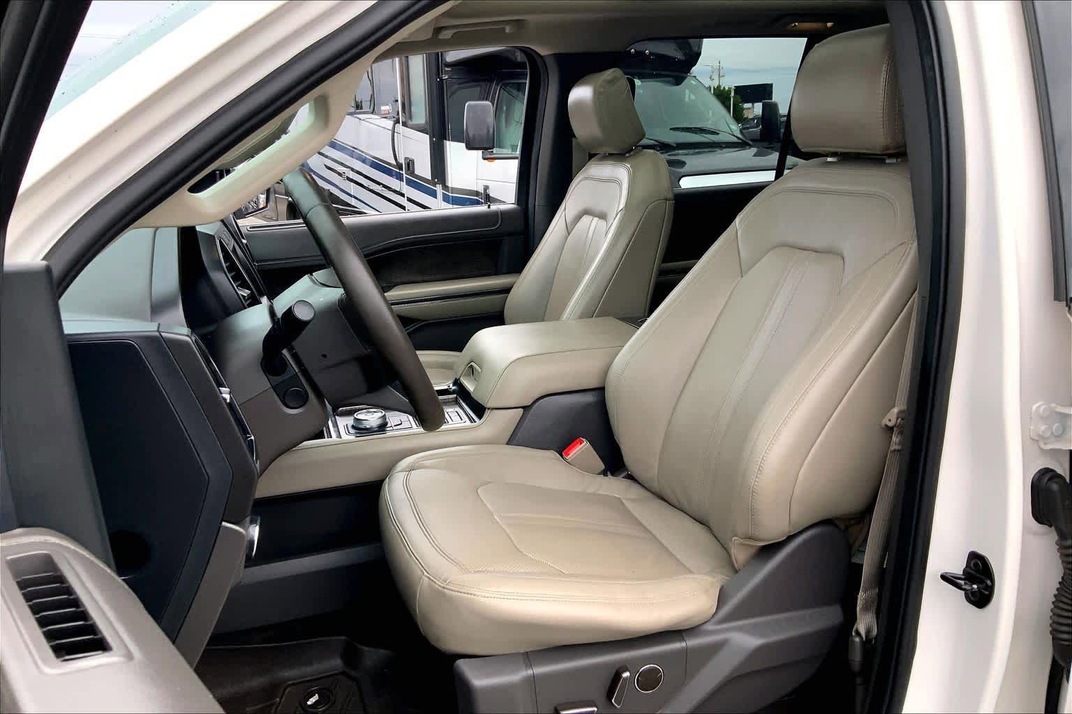 Used 2019 Ford Expedition Limited w/ Texas Edition Package RWD image 8
