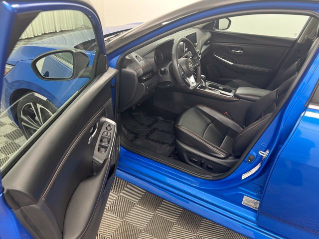 Used 2023 Nissan Sentra SR w/ SR Premium Package FWD image 11