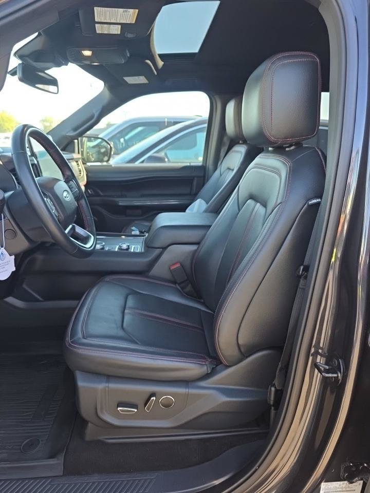 Used 2023 Ford Expedition Limited AWD/4WD image 4