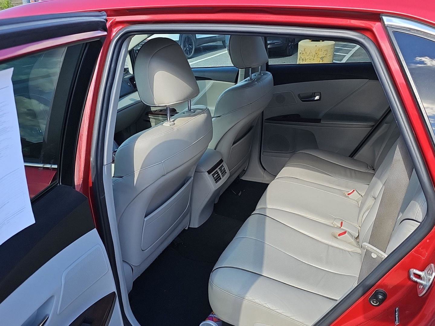 Used 2010 Toyota Venza AWD image 12