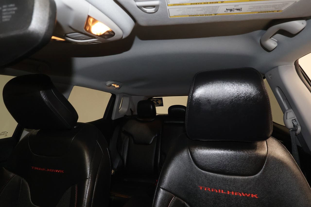 Used 2022 Jeep Compass Trailhawk w/ Trailhawk Elite Group image 19