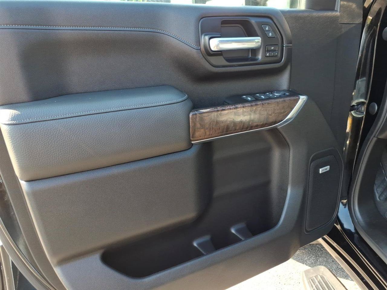 Used 2020 GMC Sierra 3500 Denali w/ Denali Ultimate Package AWD/4WD image 11