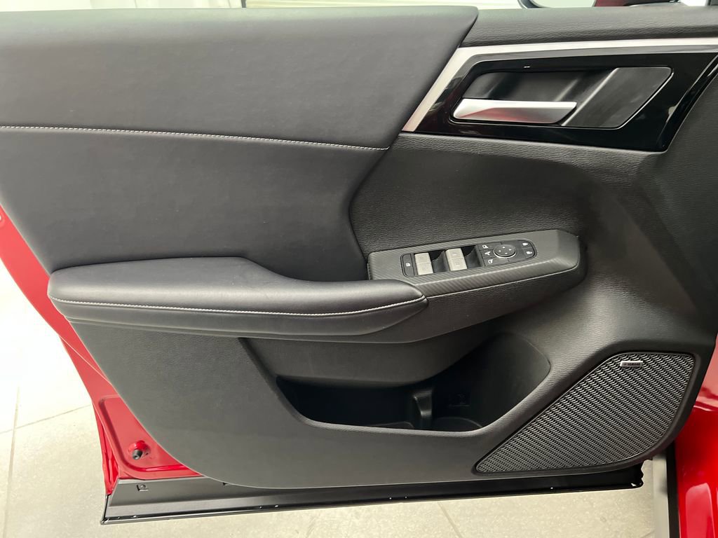 Used 2025 Mitsubishi Outlander SE AWD/4WD image 11