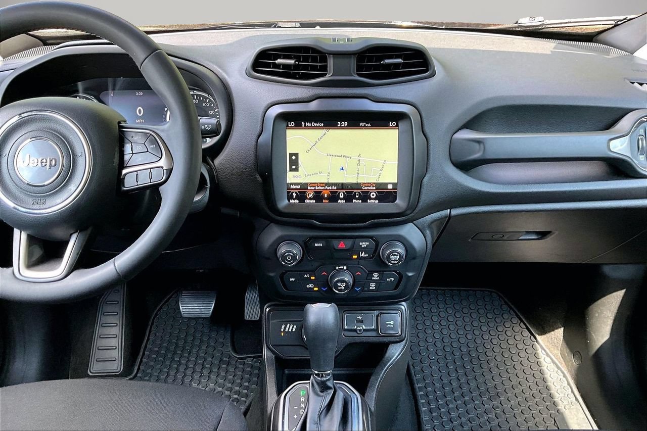 Certified 2022 Jeep Renegade Latitude AWD/4WD image 12